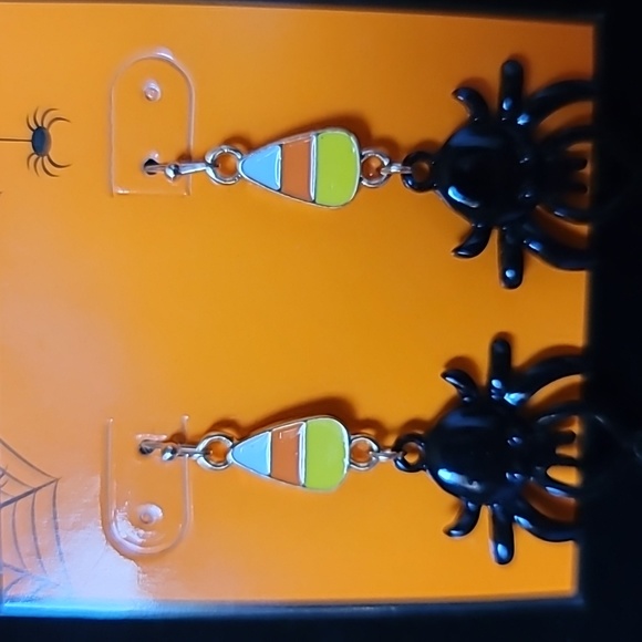 New! HALLOWEEN Candy Corn Spider Jack O Lantern Linear Hook Earrings. - Picture 4 of 6